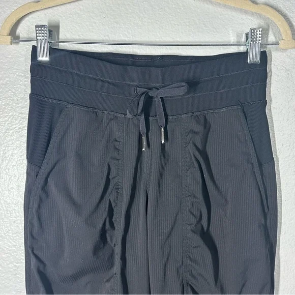 Lululemon Dance Studio Mid-Rise Jogger Women's 4 Black Athletic Sporty Pants